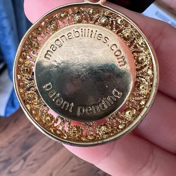 🍭6/$30 New (with defect) Magnabilities Victorian Style Pendant Necklace - Picture 7 of 8